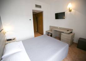 Oceanis Hotel 5