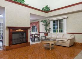 Days Inn by Wyndham Norton 2