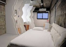 Re PORT HOTEL 5