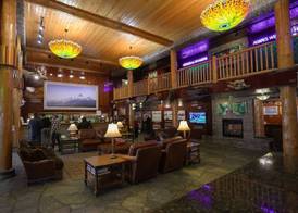 Pike's Waterfront Lodge 3