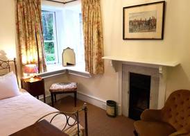 Cambus O' May Traditional Highland Hotel 5