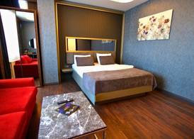 216 Eagle Palace Suite 5