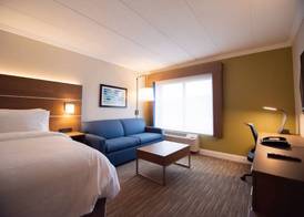 Holiday Inn Express & Suites WILLIAMSPORT by IHG 3