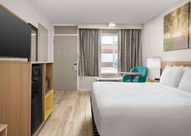 Days Inn by Wyndham Lake City I-75 5