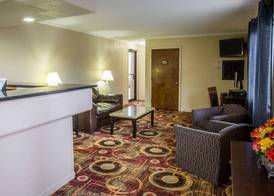 Rodeway Inn & Suites Plymouth Hwy 64 3