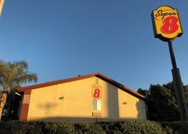 Super 8 by Wyndham Selma/Fresno Area 2