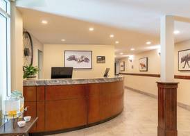Falcon Crest Lodge by CLIQUE 5