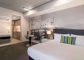 Oaks Melbourne on William Suites 4