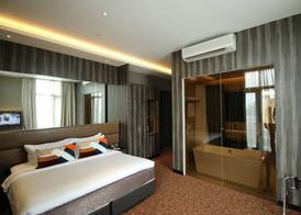 Aqueen Hotel Paya Lebar 5