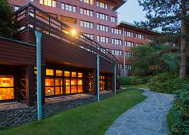 Disney Sequoia Lodge + Tickets 4