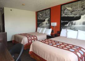 Hillside Inn & Suite 4