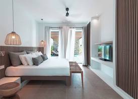 Cove Paros 4