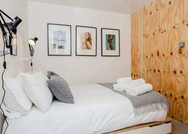 Modern Central 1 Bed in Clerkenwell - sleeps 4 2