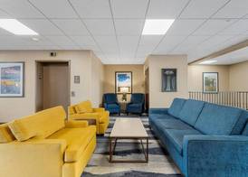 Comfort Inn Aikens Center 4