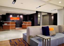 Courtyard by Marriott Victoria 2