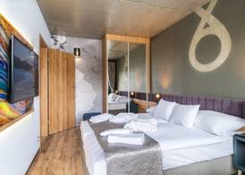 Onyx Luxury Sarvar 5