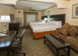 Holiday Inn Express & Suites BAKERSFIELD CENTRAL by IHG 4