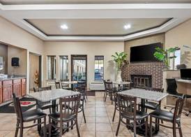 Super 8 by Wyndham Terre Haute 3