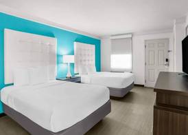 Howard Johnson by Wyndham Columbus Fort Benning 4