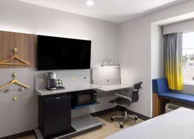 Microtel Inn & Suites by Wyndham Tracy 5