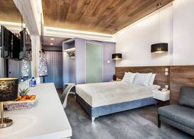 Atrium Hotel 5