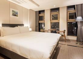 The First Stay Hotel 5