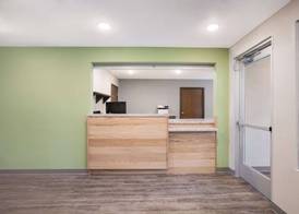 WoodSpring Suites Detroit Madison Heights 4