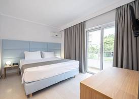 Poseidon Hotel and Apartments 3