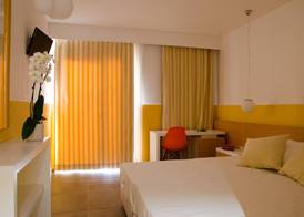 Zeus Hotels Palm Beach 5