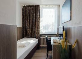 Hotel Hanseat Hamburg - Free Parking 3
