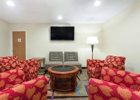 Days Inn & Suites by Wyndham Bloomington/Normal IL 4
