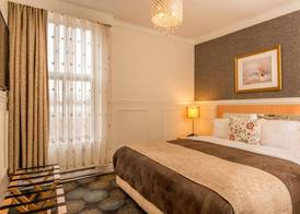 Parc Suites Hotel 5