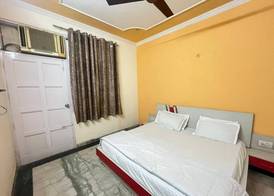 Roomshala Hotel Blue Inn Noida Sector 51 4