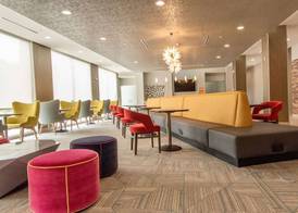 La Quinta Inn & Suites by Wyndham Lake City 4
