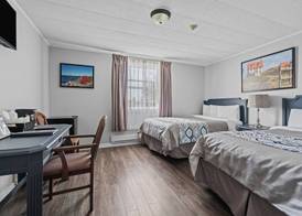Edge of the Avalon Inn 3