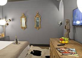 Porcellino Gallery Art Boutique BB 4