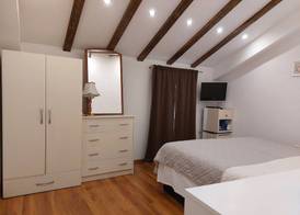 Apt Lavender on Nincevica St-1 BR Apt 3