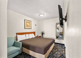 Americas Best Value Inn-Celina 5