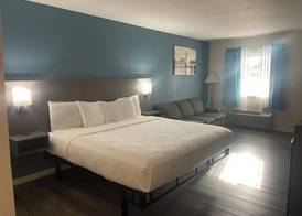 Bourbon Capital Inn 3