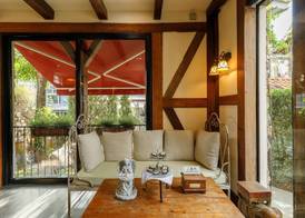 Le Charcoa Hotel 4
