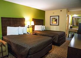 Rodeway Inn & Suites Clarksville near Governors Square Mall 5