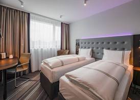 Premier Inn Karlsruhe City Am Wasserturm 5