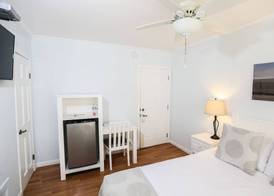 Venice on the Beach Hotel 4