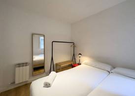 AinB Barcelona Sants Apartments 5