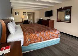 Econo Lodge Galax 3