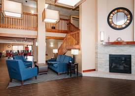 Comfort Suites Effingham Central 4