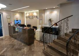 Hotel Queen 2