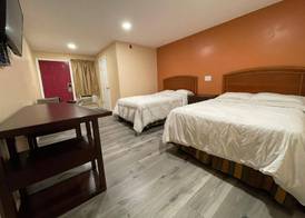 Travelers Motor Lodge 2