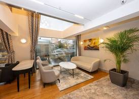 Baver Hotel 4