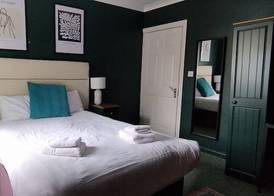 Arch Guesthouse 4